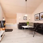 2 House B 22