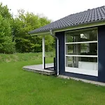 2 House B 22 *